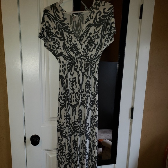 Pinkblush maxi maternity dress - Picture 1 of 2
